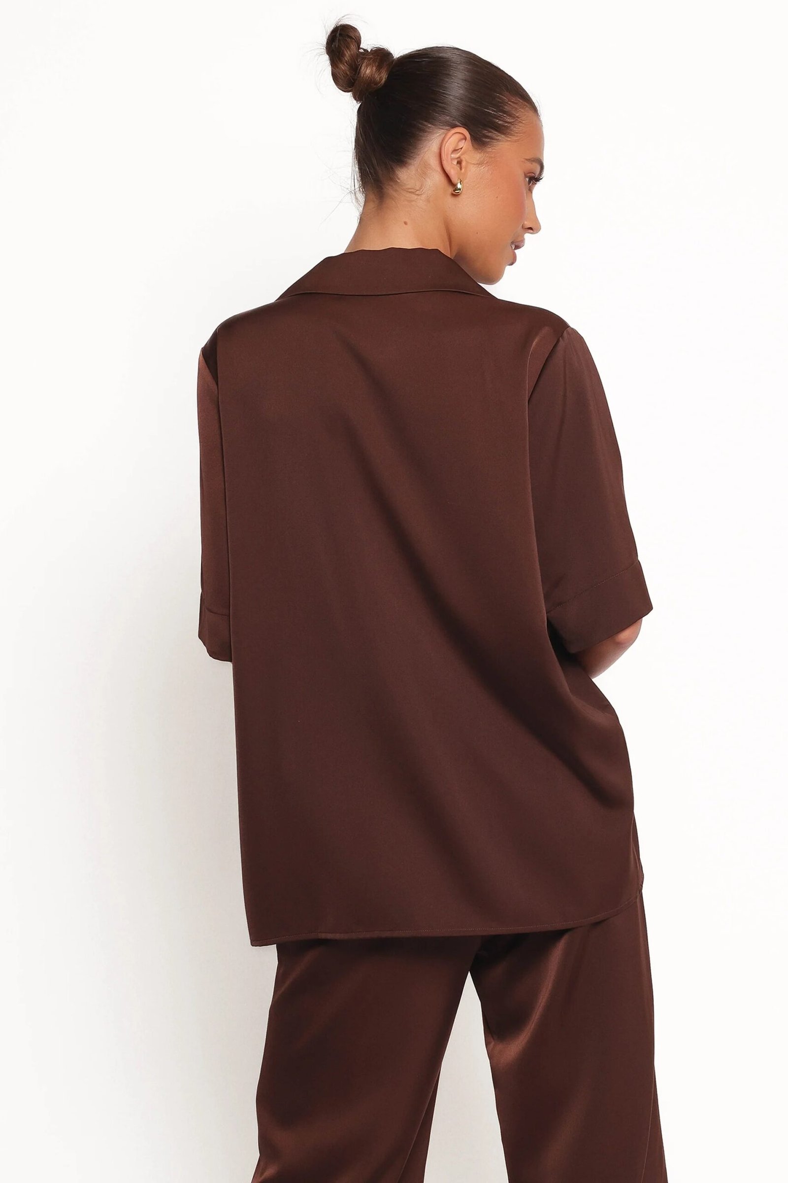 Short Sleeve Shirt with V Neck Notch Lapel Collar and Pockets - Image 2