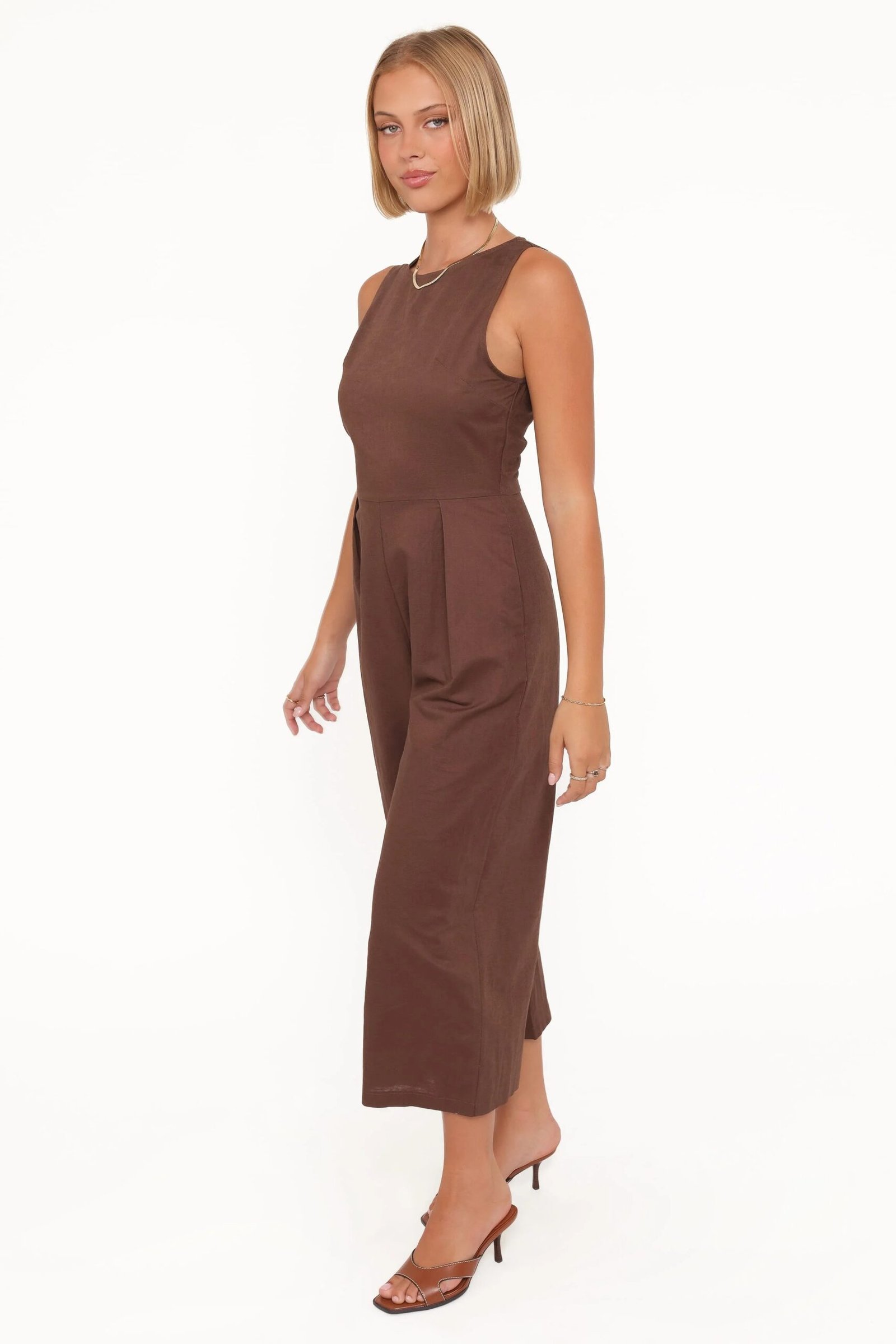 Wide Leg Jumpsuit with Round Neckline and Functional Pockets - Image 4