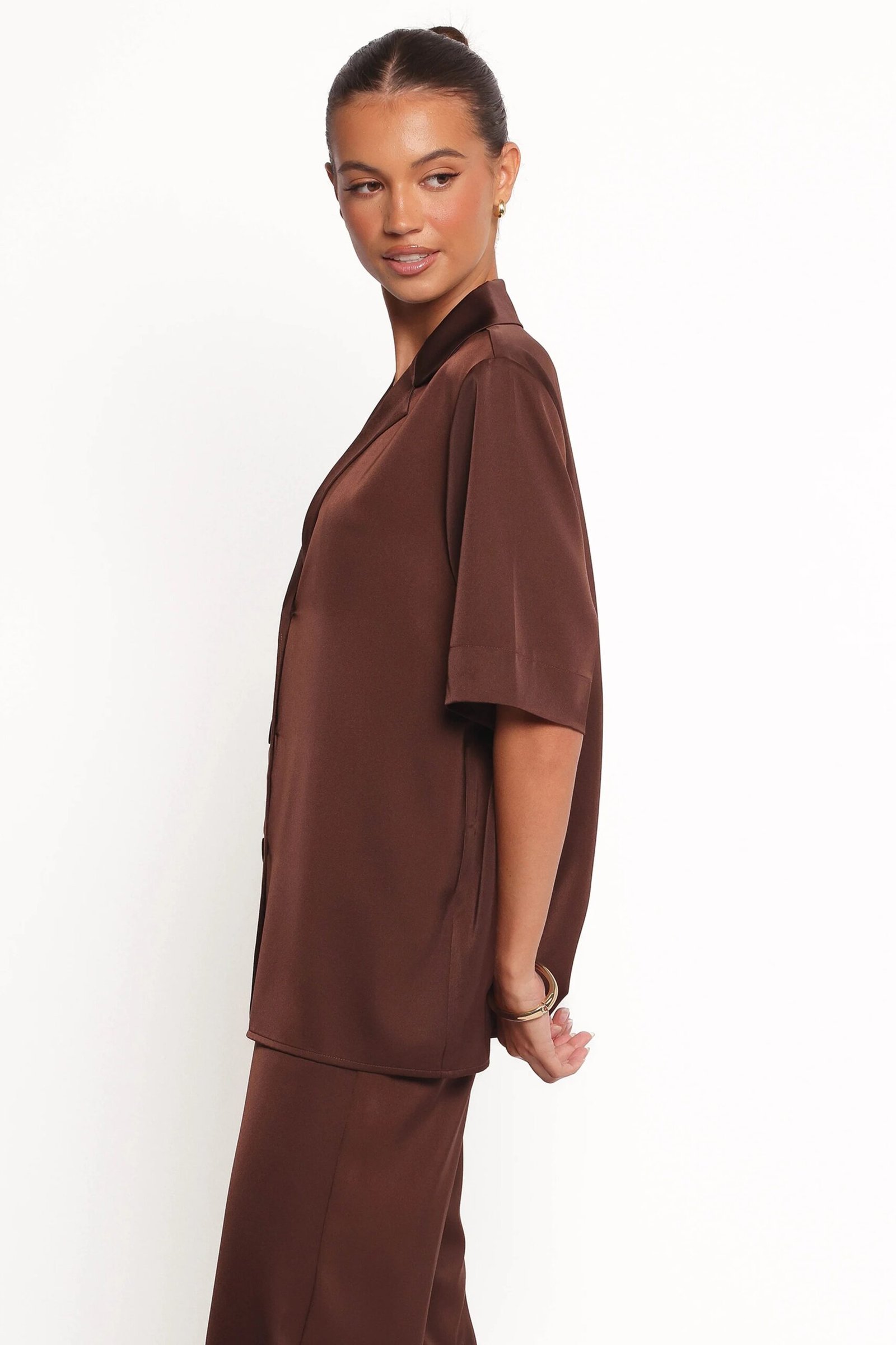 Short Sleeve Shirt with V Neck Notch Lapel Collar and Pockets - Image 4